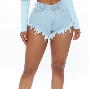Light Denim Shorts - Highwaisted